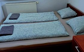 3 Room Apartment Near The Train Station And Center